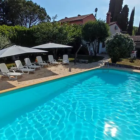 In Stone For Two With A Shared Pool Apartman Rovinjsko Selo