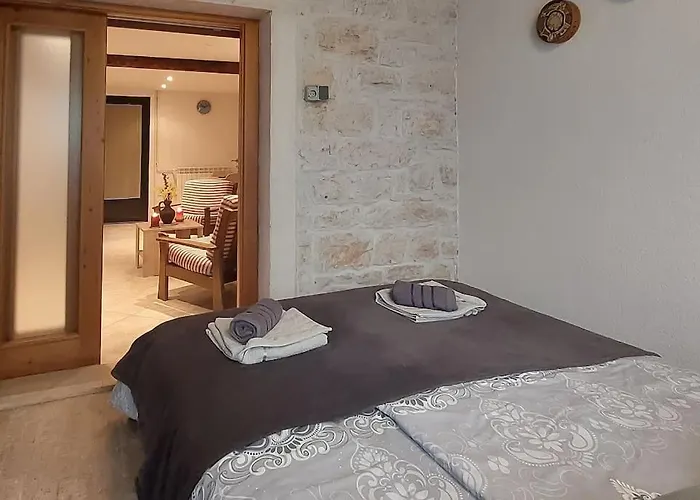In Stone For Two With A Shared Pool * Rovinjsko Selo