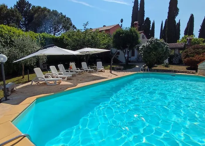 In Stone For Two With A Shared Pool * Rovinjsko Selo