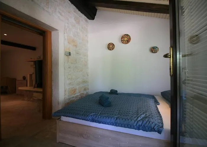 Apartment In Stone For Two With A Shared Pool *