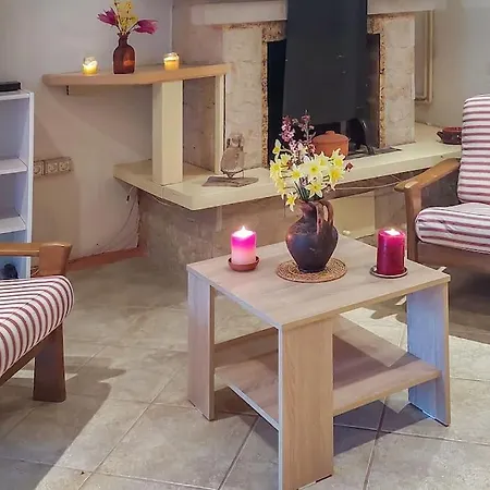 Apartment In Stone For Two With A Shared Pool