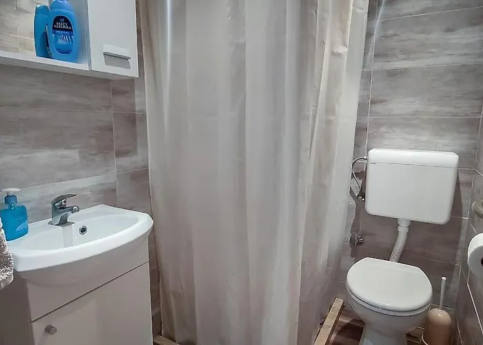 In Stone For Two With A Shared Pool *